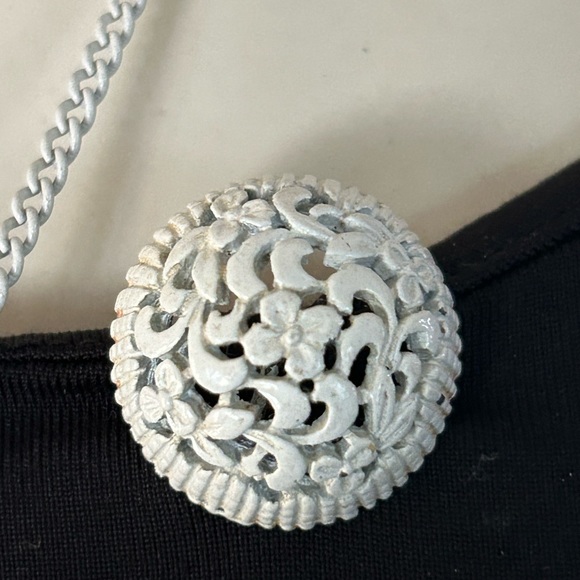 Vintage White Enamel Chain Pendant Necklace & Earrings - Picture 7 of 7